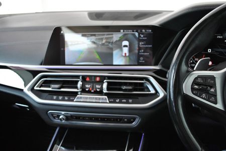 2018-BMW-X5-M50d_20