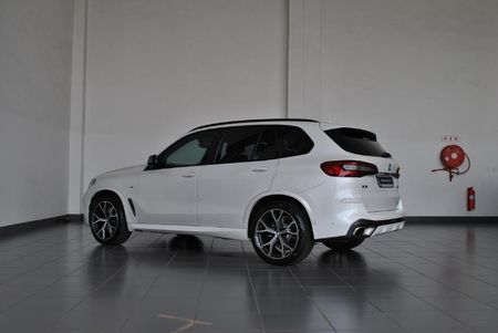 2018-BMW-X5-M50d_4