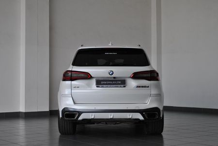 2018-BMW-X5-M50d_7