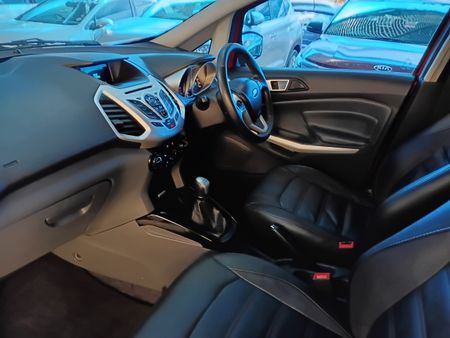 2017-Ford-EcoSport-10-EcoBoost-Titanium_8