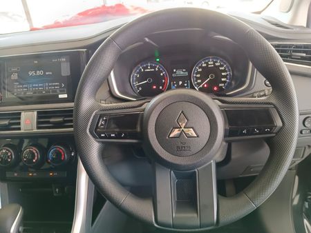 2026-Mitsubishi-Xpander-15-Auto-7-Seater-MY26_11