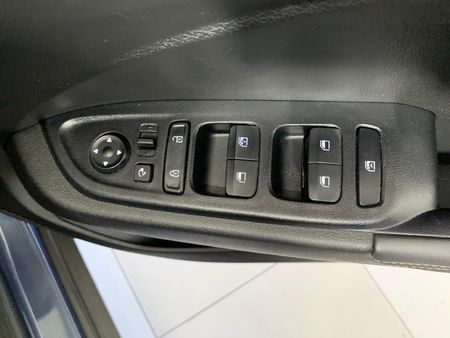 2024-Hyundai-Venue-10-TGDI-Fluid_12