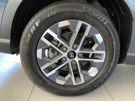 2024-Hyundai-Venue-10-TGDI-Fluid_13