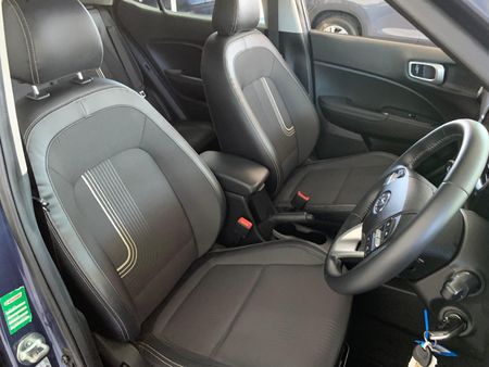 2024-Hyundai-Venue-10-TGDI-Fluid_16