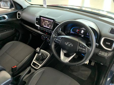 2024-Hyundai-Venue-10-TGDI-Fluid_19
