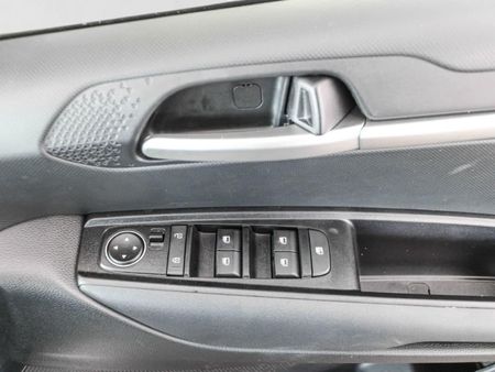 2026-Kia-Sonet-15-LS-Auto_12