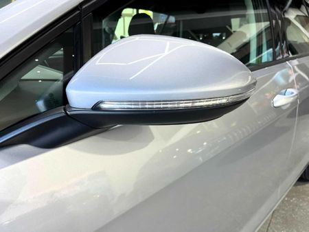 2020-Volkswagen-Golf-VII-10-TSI-Comfortline_18