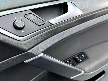 2020-Volkswagen-Golf-VII-10-TSI-Comfortline_7