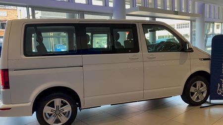 2023-Volkswagen-Kombi-20-TDI-Auto-103kW-Trendline_2
