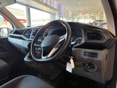 2023-Volkswagen-Kombi-20-TDI-Auto-103kW-Trendline_8