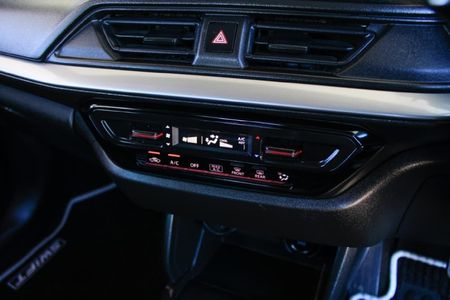 2025-Suzuki-Swift-12-GL-Auto_17