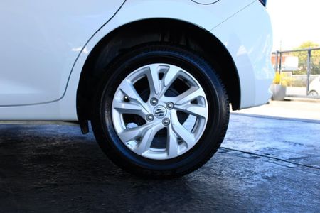 2025-Suzuki-Swift-12-GL-Auto_8