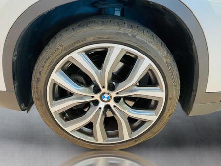 2016-BMW-X1-xDrive20i-Auto_9