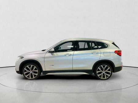 2016-BMW-X1-xDrive20i-Auto_5