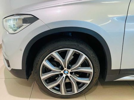 2016-BMW-X1-xDrive20i-Auto_6