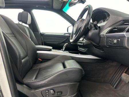 2013-BMW-X5-M50d_20