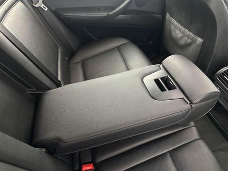 2013-BMW-X5-M50d_21