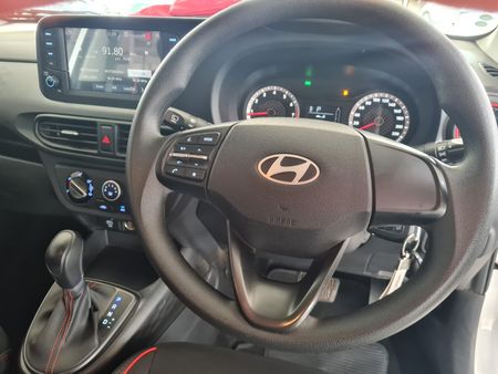 2026-Hyundai-Grand-i10-12-Motion-Auto_10