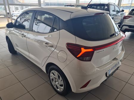2026-Hyundai-Grand-i10-12-Motion-Auto_2