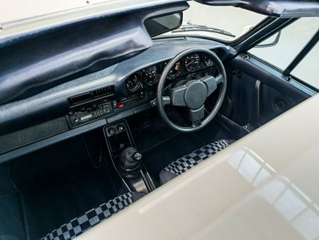 1982-Porsche-911-SC_9