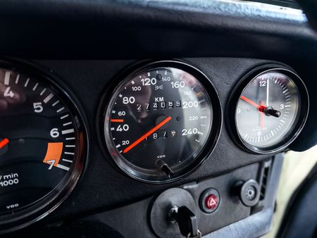 1982-Porsche-911-SC_13