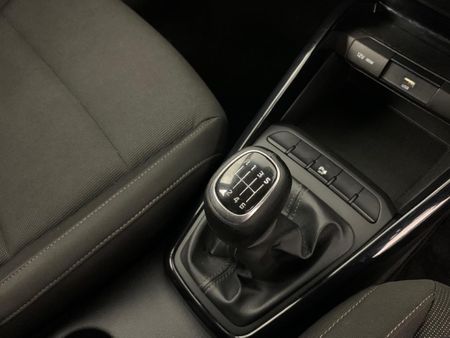 2021-Kia-Rio-14-EX-5-dr_11