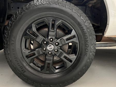 2021-Nissan-Navara-25-DDTi-SE-Plus-4X4-Double-Cab_10