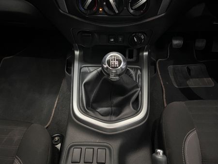 2021-Nissan-Navara-25-DDTi-SE-Plus-4X4-Double-Cab_15