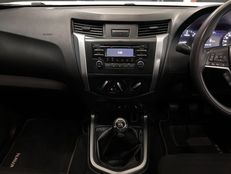 2021-Nissan-Navara-25-DDTi-SE-Plus-4X4-Double-Cab_16