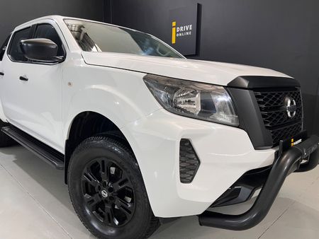 2021-Nissan-Navara-25-DDTi-SE-Plus-4X4-Double-Cab_1