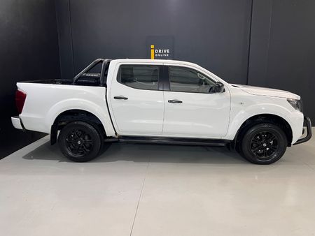 2021-Nissan-Navara-25-DDTi-SE-Plus-4X4-Double-Cab_3