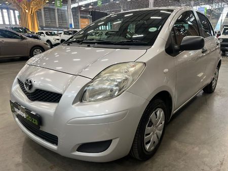 2010-Toyota-Yaris-T3-5-dr_6
