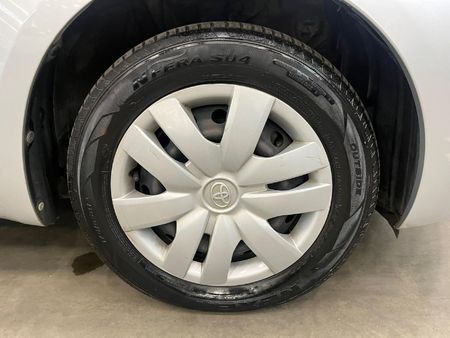 2010-Toyota-Yaris-T3-5-dr_8