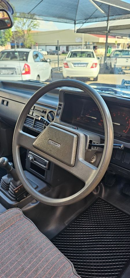 1988-Mazda-B-Series-B2600-4x4-Drifter-Single-Cab_9