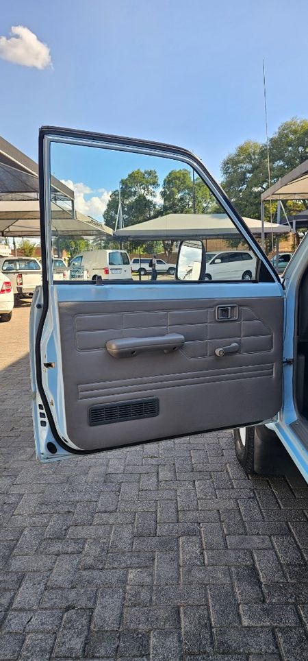 1988-Mazda-B-Series-B2600-4x4-Drifter-Single-Cab_33