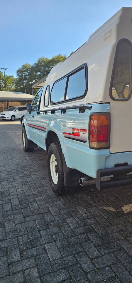 1988-Mazda-B-Series-B2600-4x4-Drifter-Single-Cab_36