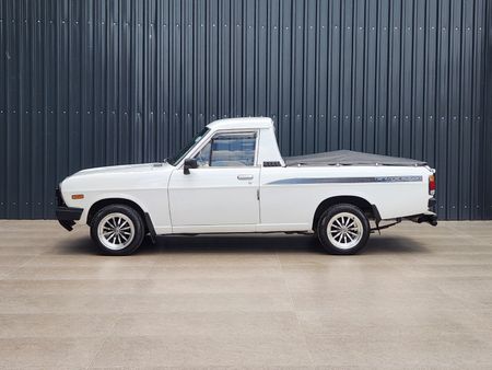 2009-Nissan-1400-Heritage-Edition-number-31-of-150_3