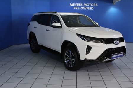 2025-Toyota-Fortuner-24-GD-6-RB-Auto_0