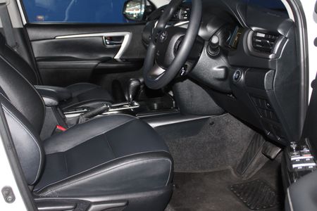 2025-Toyota-Fortuner-24-GD-6-RB-Auto_11
