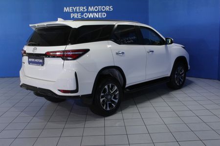 2025-Toyota-Fortuner-24-GD-6-RB-Auto_2