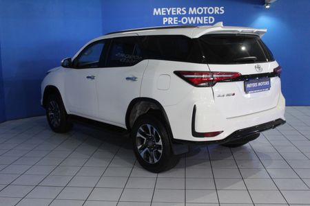 2025-Toyota-Fortuner-24-GD-6-RB-Auto_4