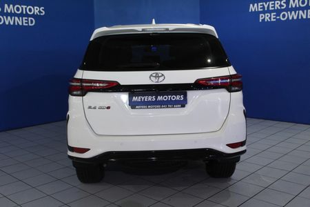2025-Toyota-Fortuner-24-GD-6-RB-Auto_5