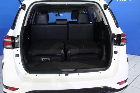 2025-Toyota-Fortuner-24-GD-6-RB-Auto_6