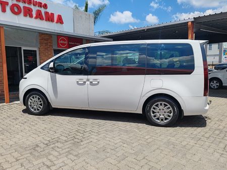 2023-Hyundai-Staria-22d-Executive-Auto_3