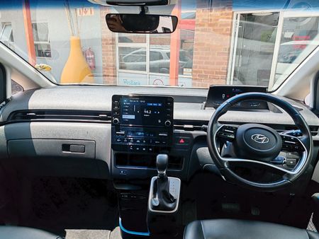 2023-Hyundai-Staria-22d-Executive-Auto_5
