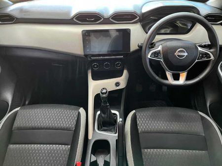 2023-Nissan-Magnite-10-Acenta_10
