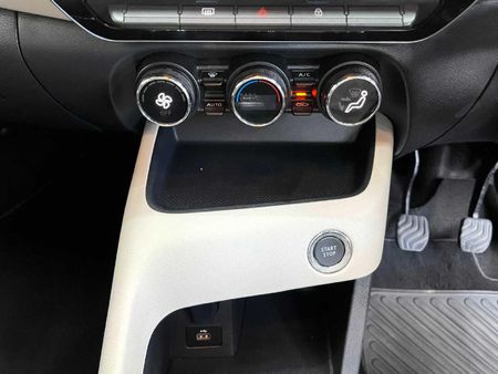 2023-Nissan-Magnite-10-Acenta_16