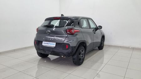 2025-TATA-Punch-12-Accomplished-Auto_27
