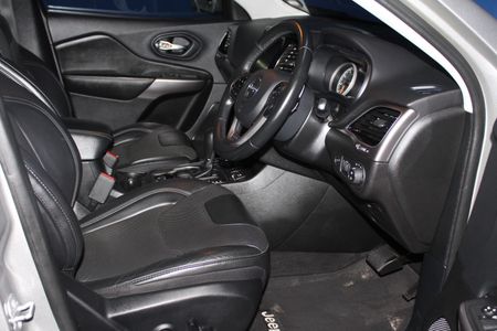 2020-Jeep-Cherokee-20T-Limited-Auto_8