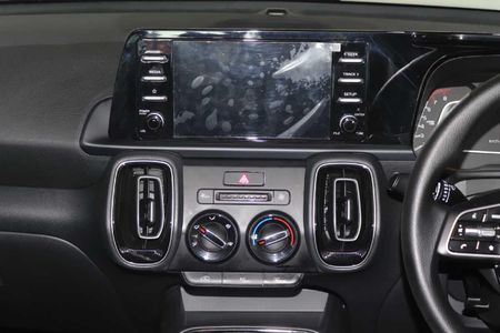 2026-Kia-Sonet-15-LS-Auto_10